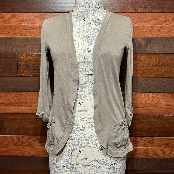 American Eagle Outfitters Sweaters - American Eagle Outfitters Open Front Lightweight Long Sleeve Cardigan